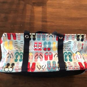 Large thirty-one tote flip flops